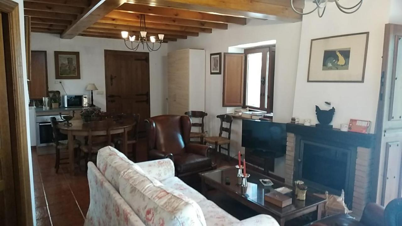 Villa Isabel Pilona Luaran gambar