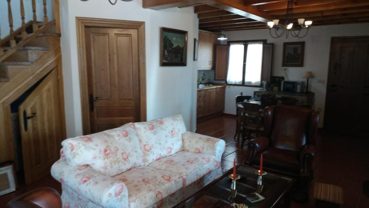 Villa Isabel Pilona Luaran gambar